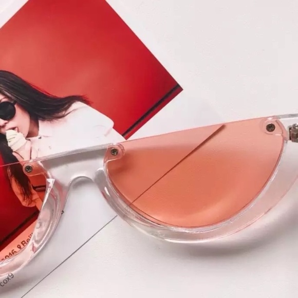 "90210" (CLOSING CLOSET SALE) - Picture 4 of 7